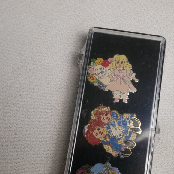 Marie Osmond 2002 Doll Enamel Pins Set of 3 Cute Pins NIB Vintage - Picture 5 of 7